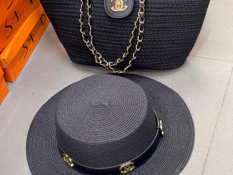 À vendre sacs assortis aux chapeaux pour Dame