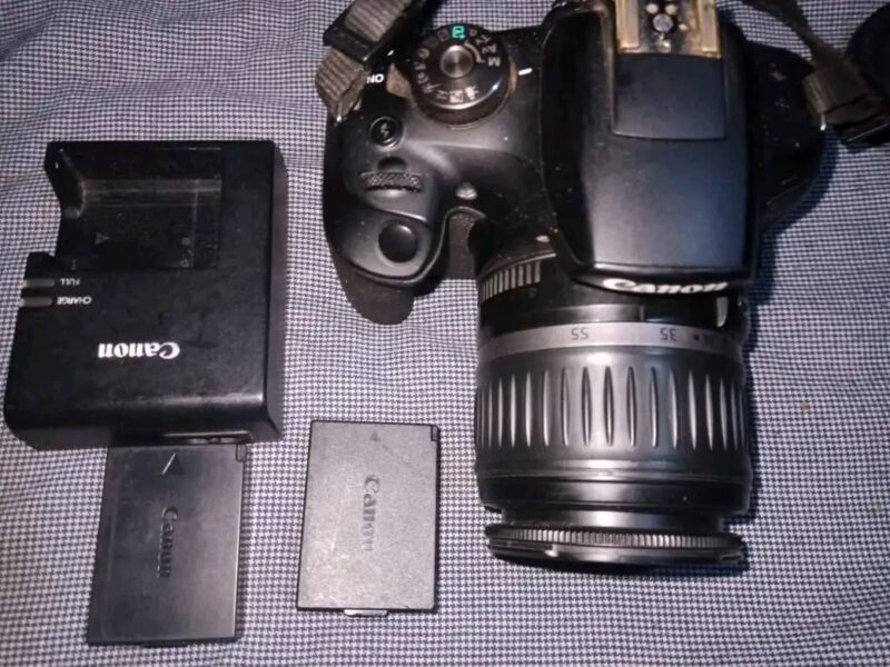 Appareil photo Pro canon Eos 2000D