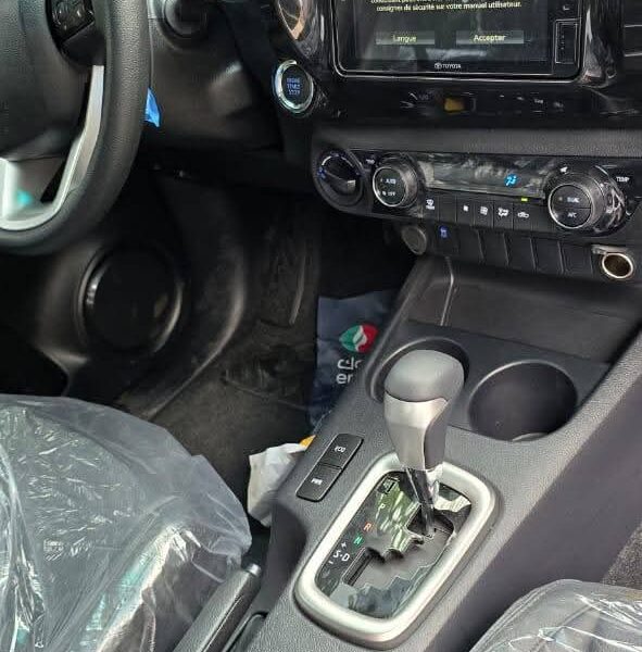 Toyota Hilux 2024 SR5