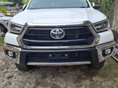 Toyota Hilux 2024 SR5