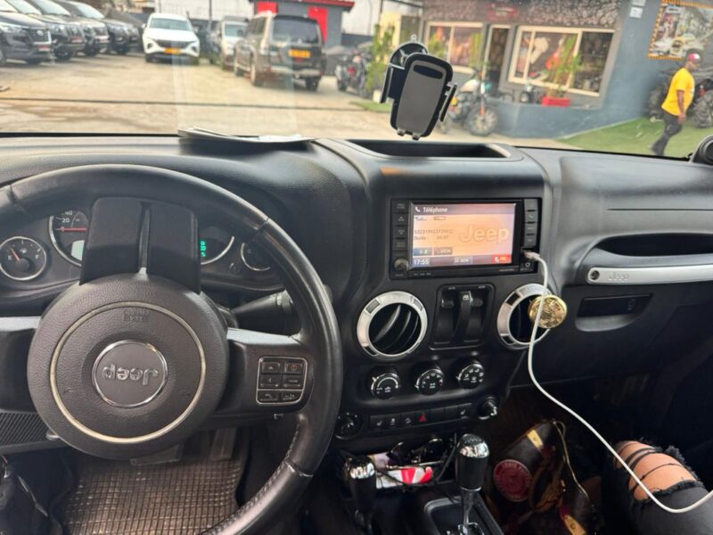 Jeep Wrangler Sahara