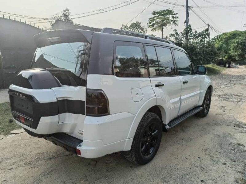 Mitsubishi Pajero GLS