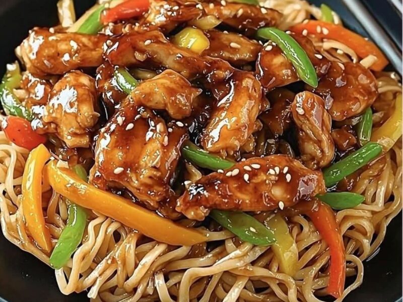 Nouilles Sautées au Poulet Caramélisé