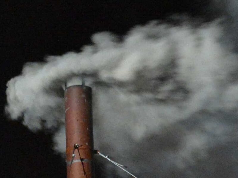 🔴 Election du nouveau Pape : Enfin la Fumée blanche !