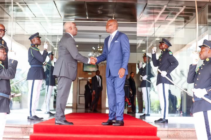 Démission du Premier ministre, Monsieur Raymond Ndong Sima